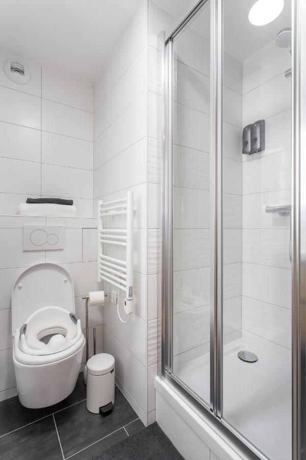 D&E - Paris-Disney - Holidays Apartment - Appartement De Vacances - 5 Chambres- 5 Sdb - 5 Bedrooms - 5 Bathrooms - Netflix Champs-Sur-Marne Eksteriør bilde